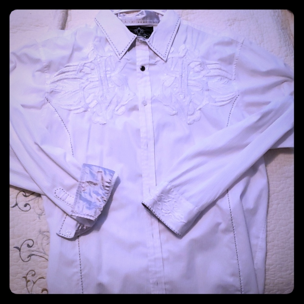 Roar Button up